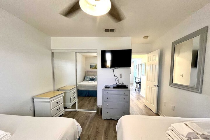 Room 12 of 25