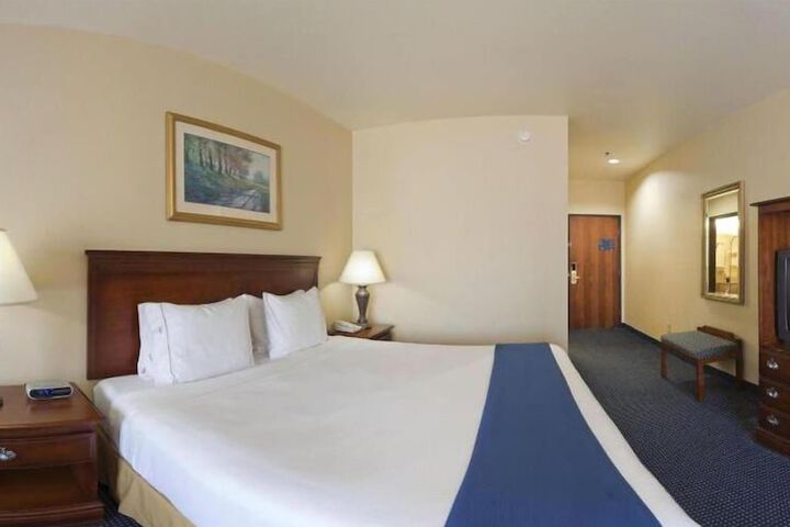 Holiday Inn Express Hotel & Suites Mountain Home by IHG