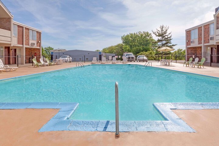 Pool 2 of 13