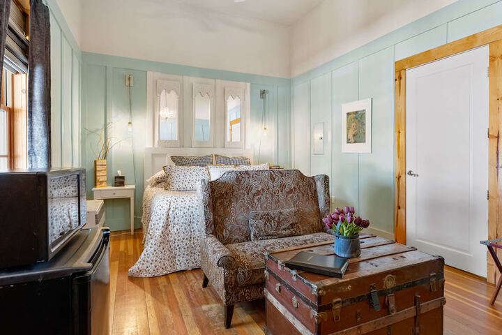 Room 28 of 68