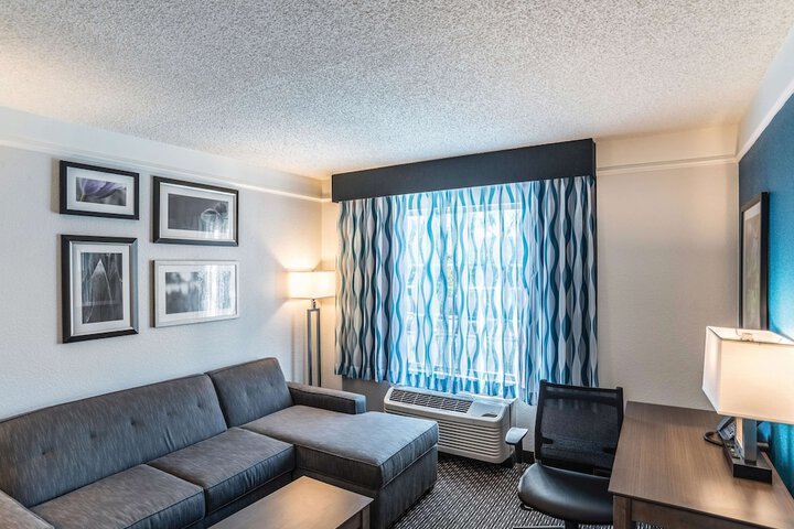 Room 15 of 44