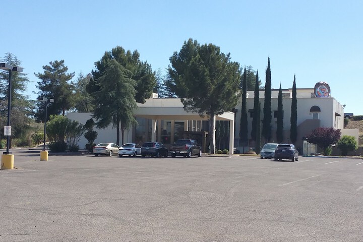Mariposa Hotel
