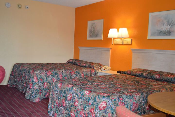 Travelers Inn