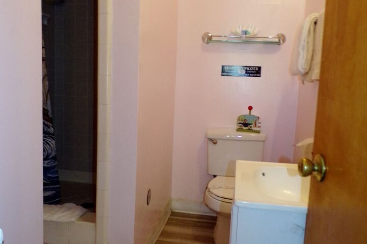 Room 33 of 90