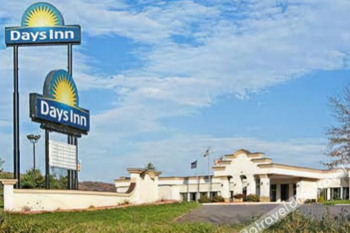 Days Inn Danville Conference Center