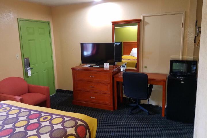 Room 32 of 57