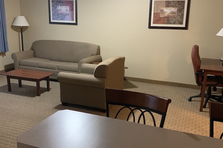 Room 27 of 37