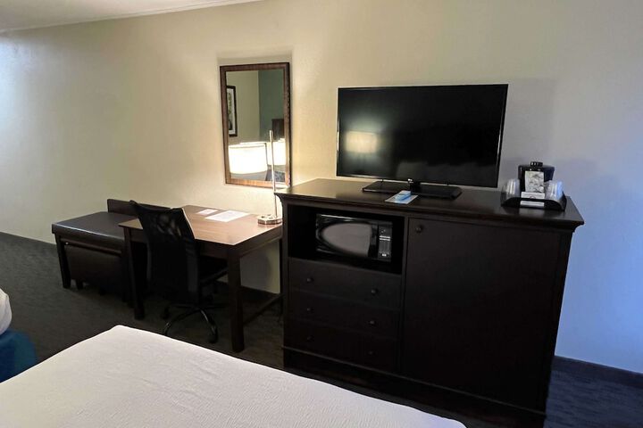 Room 9 of 21