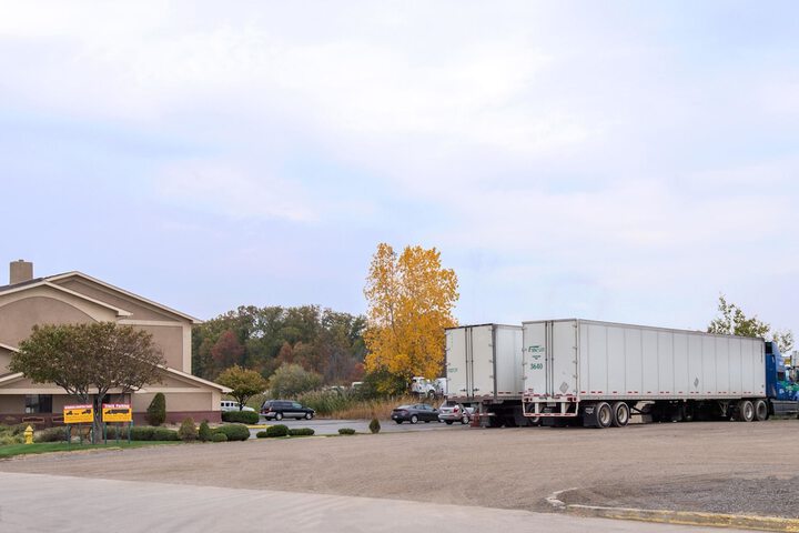 Super 8 by Wyndham Youngstown / Austintown