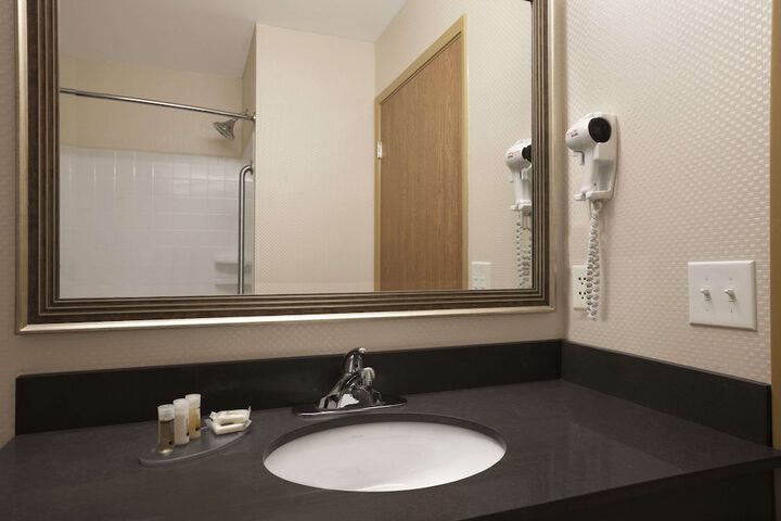Room 11 of 22