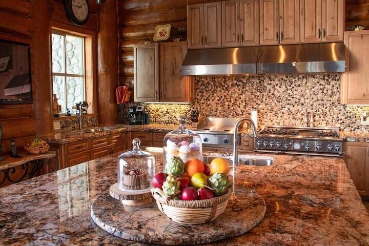 Lx28: Gold Beach Oceanfront Estate