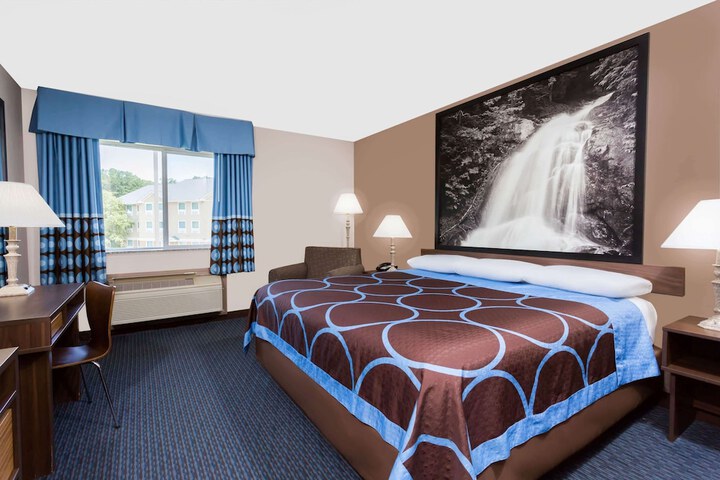 Room 7 of 15