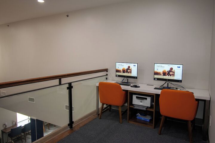 Business Center 33 of 33