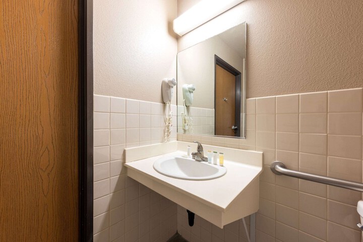 Room 34 of 41