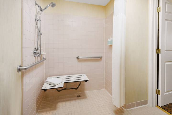 Room 15 of 23