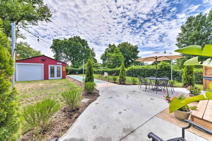 lucky Dawg Pet-friendly Abode Near St. Louis!