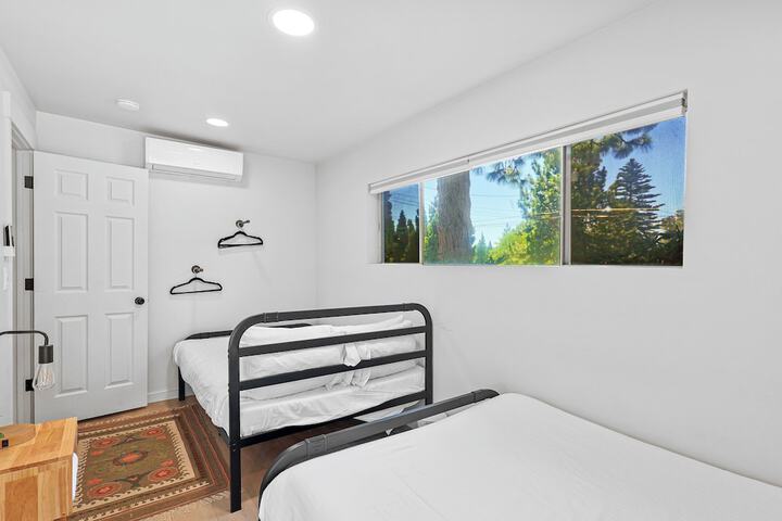 Basecamp Lodge