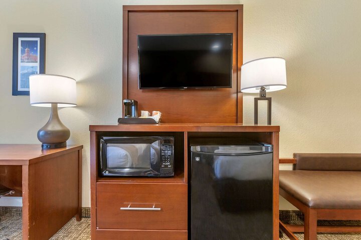 Room 34 of 48
