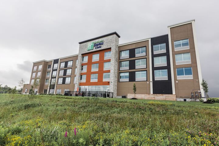 Hotel 3 of 107