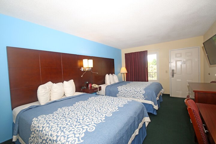 Room 20 of 40