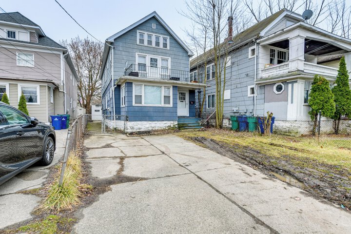 6 Mi to Dtwn Attractions: Buffalo Apartment!