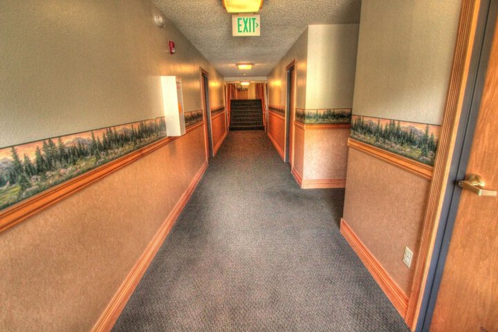 Ballroom/Hall 12 of 15