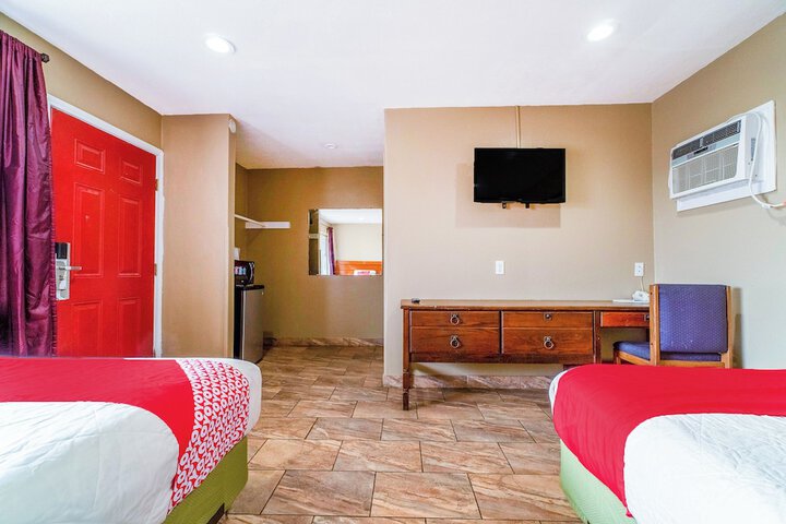 Room 100 of 157