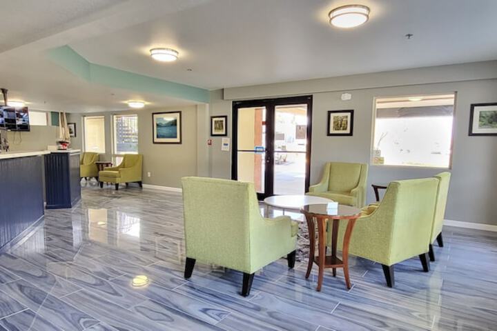 Olympic Inn & Suites