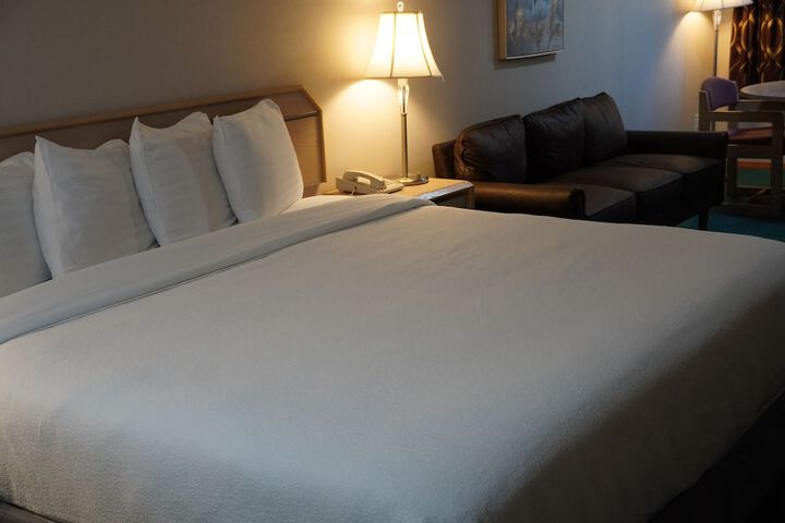 Timberland Inn & Suites