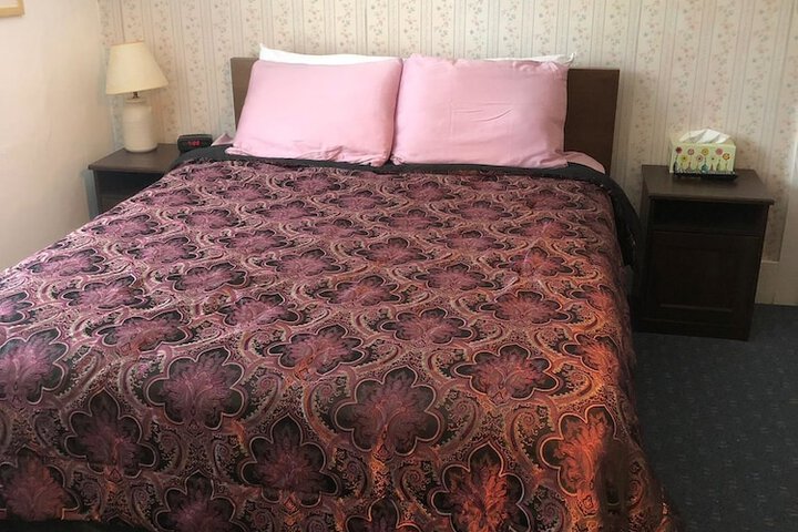 Reynolds House Inn & Motel