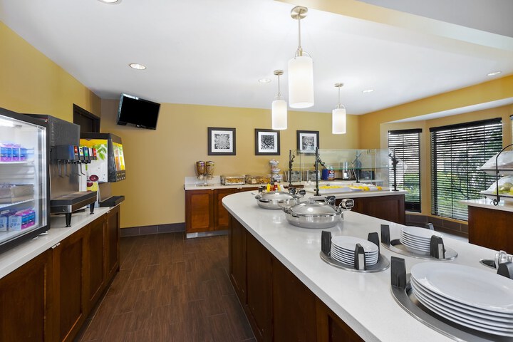 Staybridge Suites Detroit-Utica by IHG