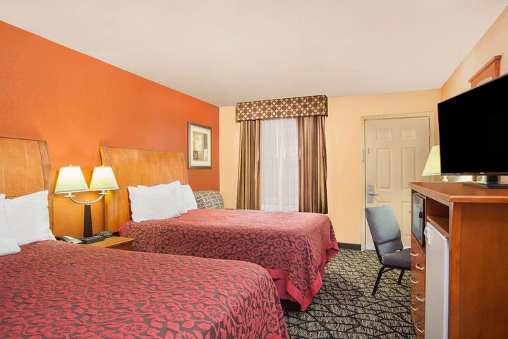 Room 5 of 15