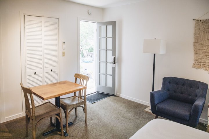 Room 13 of 61