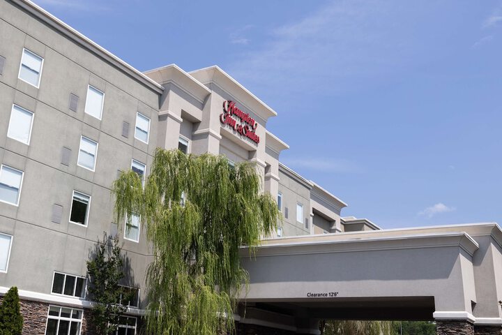Hampton Inn & Suites Greensboro / Coliseum Area
