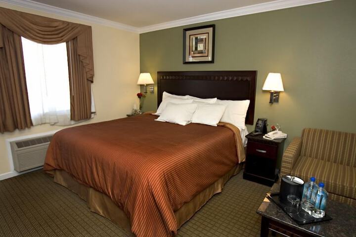 Room 14 of 16