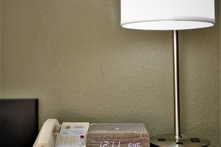 Room 33 of 73