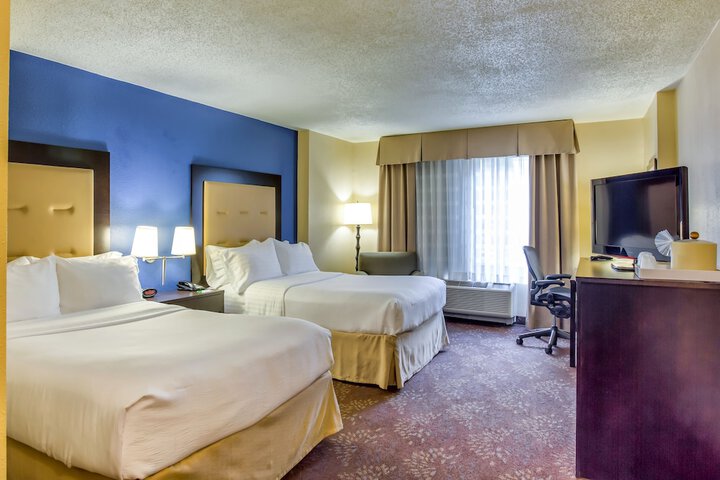 Room 10 of 36