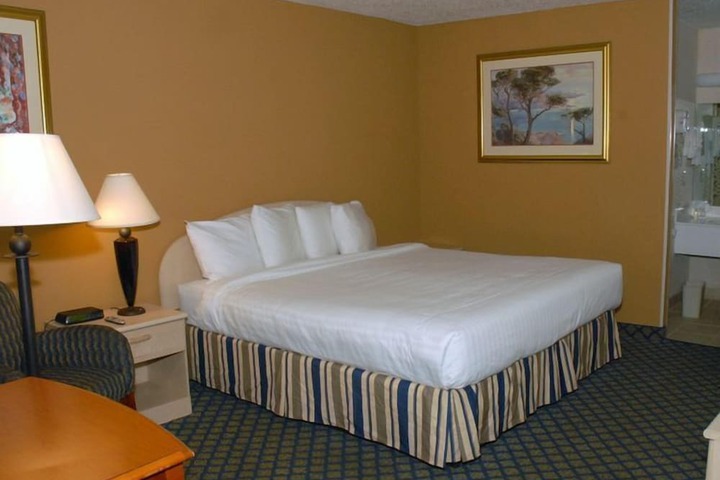 Room 15 of 40