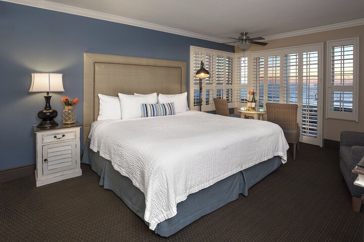 Sand Pebbles Inn