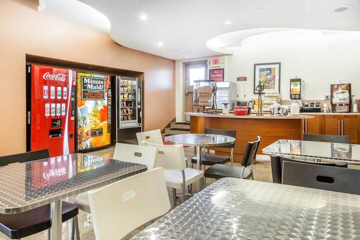 Econo Lodge West Haven