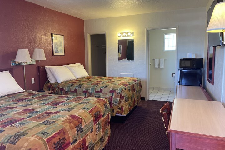 Room 8 of 10