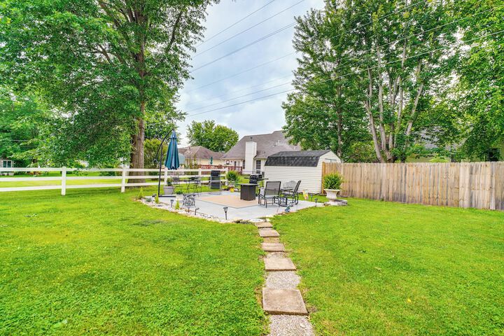 Charming St. James Home Near Maramec Spring Park!