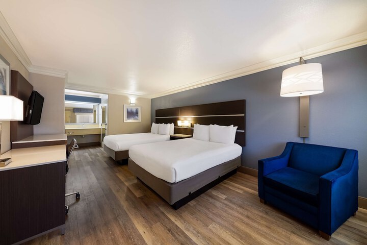 Room 19 of 30