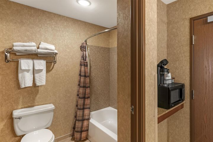 Best Western Plus Kelly Inn & Suites