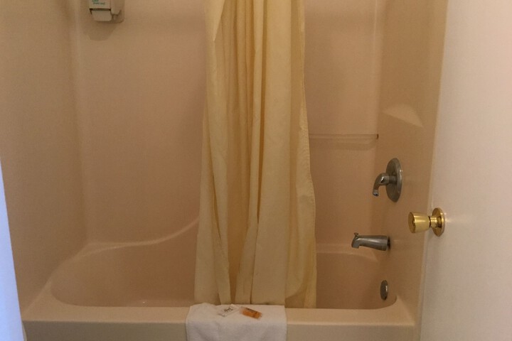 Room 9 of 20