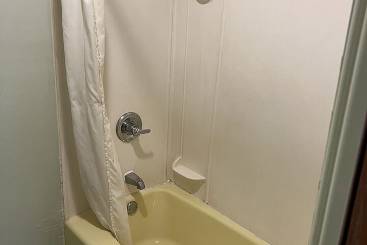 Room 11 of 17