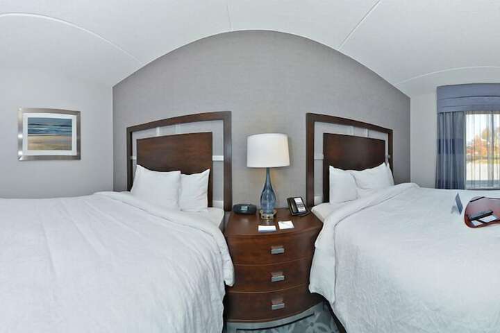 Hampton Inn & Suites Greensboro / Coliseum Area