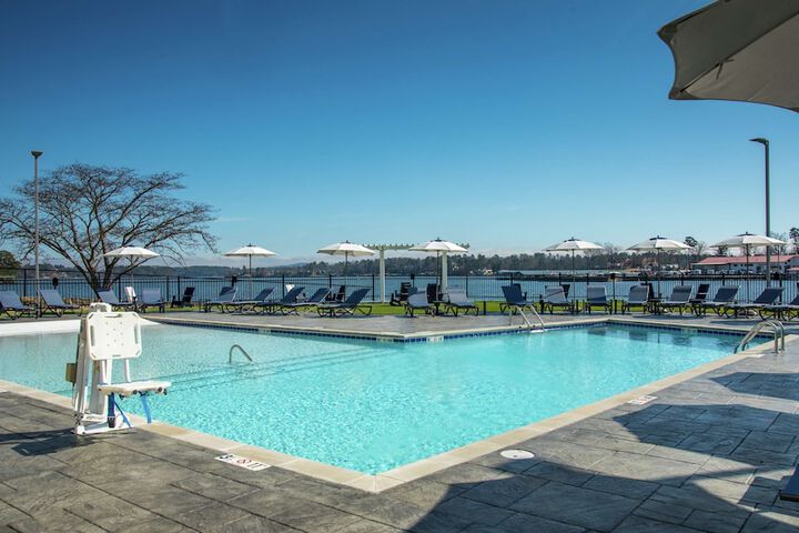 DoubleTree by Hilton Hot Springs