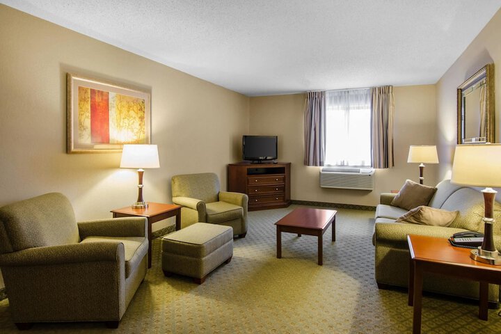 Room 10 of 30