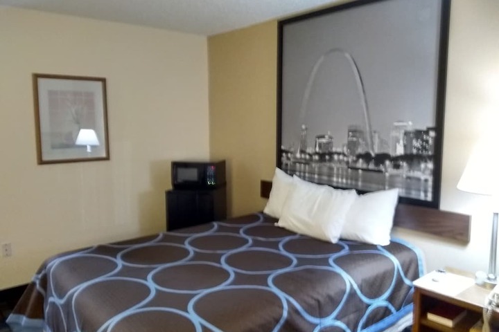 Room 18 of 34